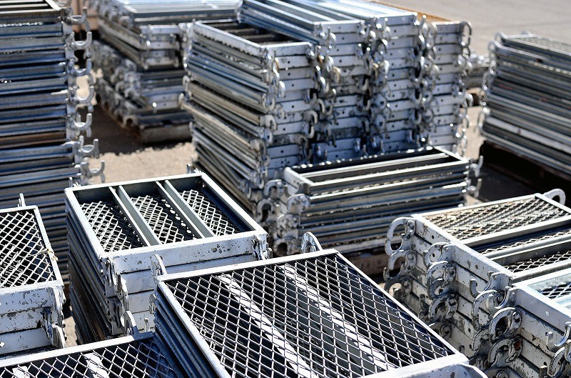 新井工業は、栃木県を中心に関東エリアで鳶工事一式を請け負う専門業者です。